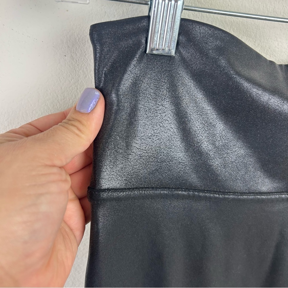 SPANX Faux Leather Leggings Black crackle size: M petite - Picture 4 of 8